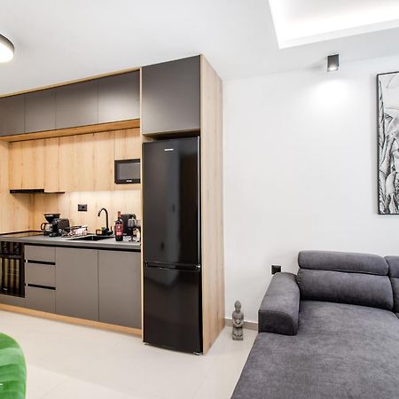 New Luxury Apartment Near Center With Garden View Bendevis Luaran gambar